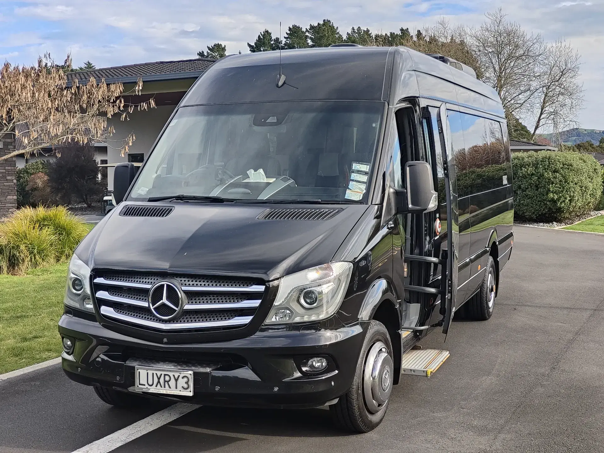 Mercedes Benz Sprinter 2019 – black, leather interior